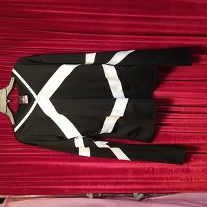 Cheer Tunic Top black and white
